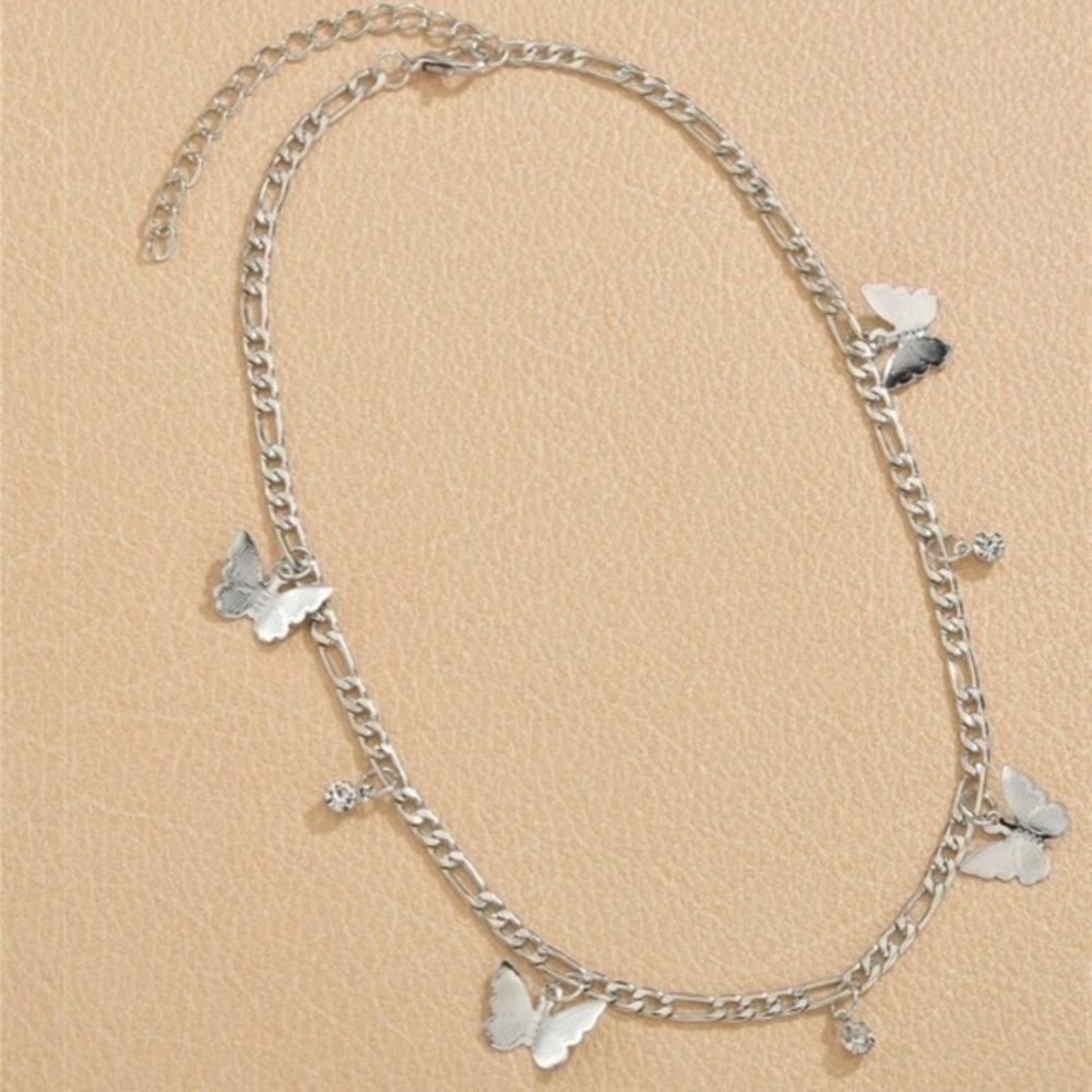 3/$30 🤍 Butterfly Choker